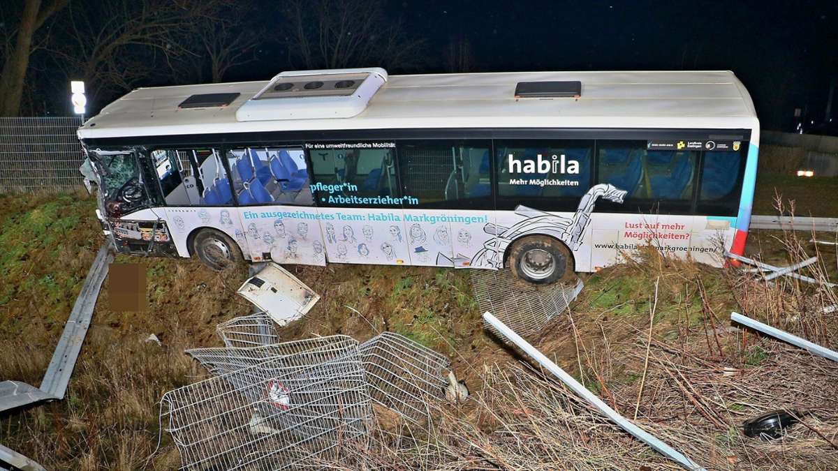 Bei dem Unfall starb der Fahrer des Linienbusses.