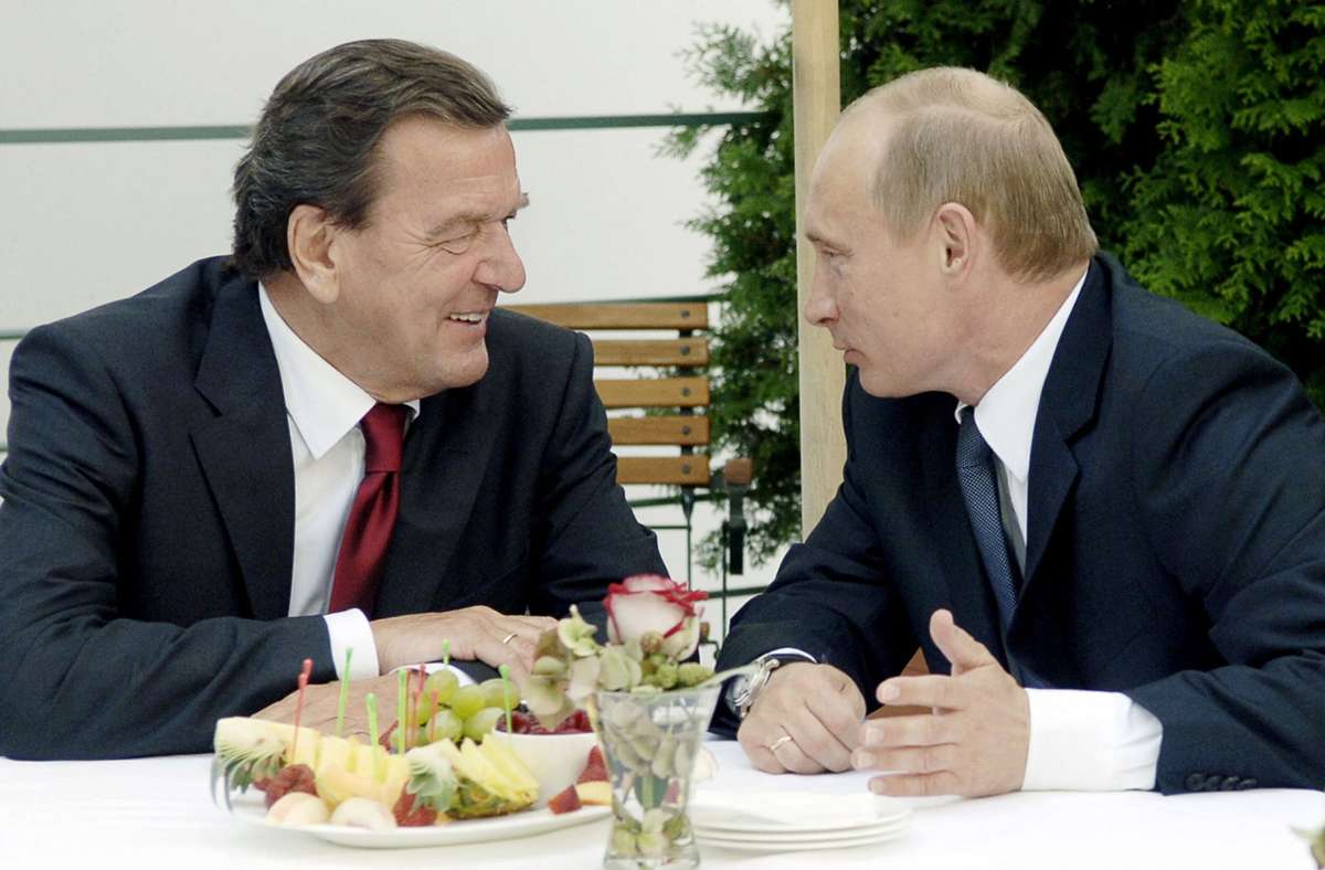 Schröder in Moskau: Ackern  für den Frieden?