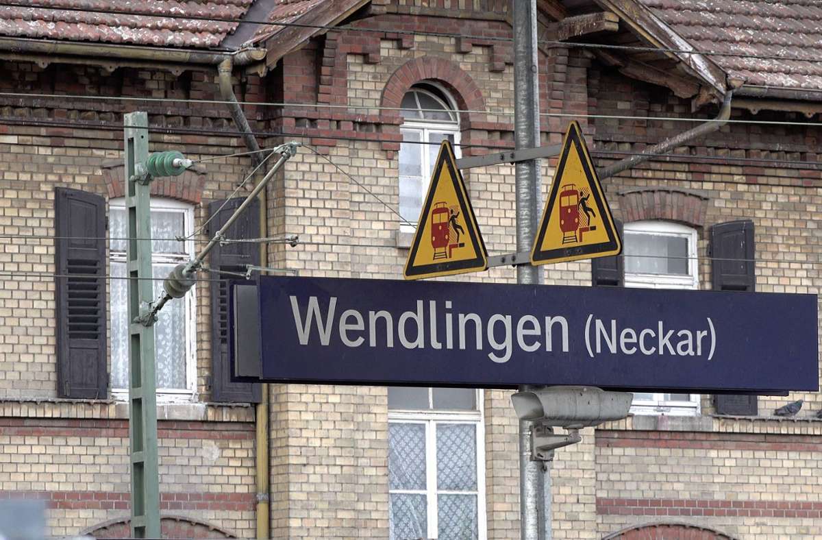 Wendlingen im Kreis Esslingen: Sexuelle Belästigung im Zug nach Ulm – Polizei sucht Zeugen