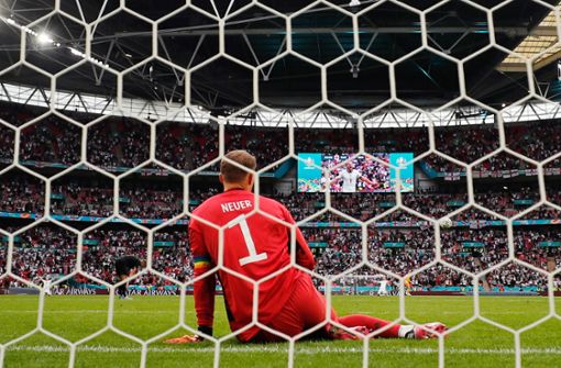 Nach Frankreich und Portugal scheiterte auch Deutschland (Torhüter Manuel Neuer) im EM-Achtelfinale – damit sind alle Teams der Vorrundengruppe F ausgeschieden. Foto: dpa/Frank Augstein