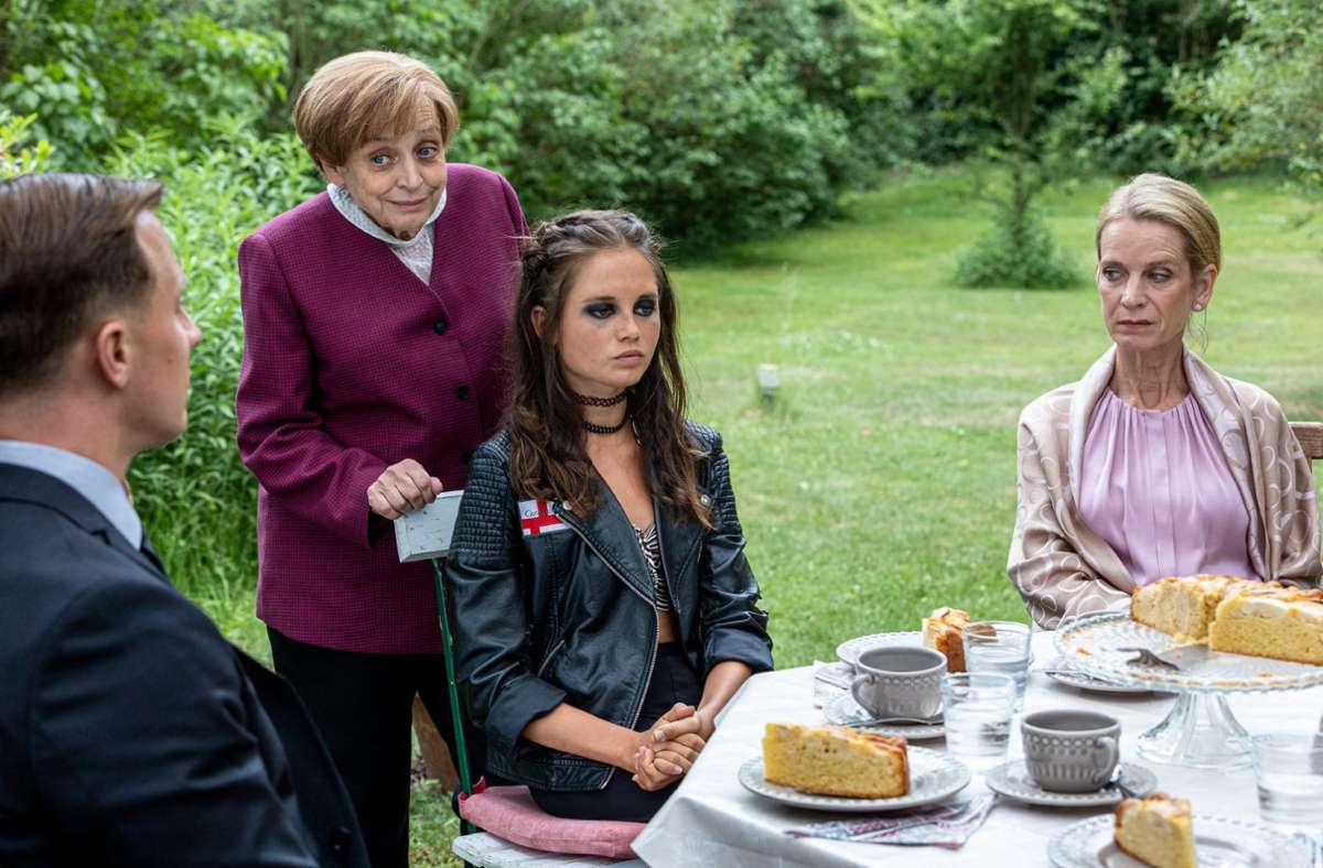 Szene aus „Miss Merkel: Mord im Schloss“