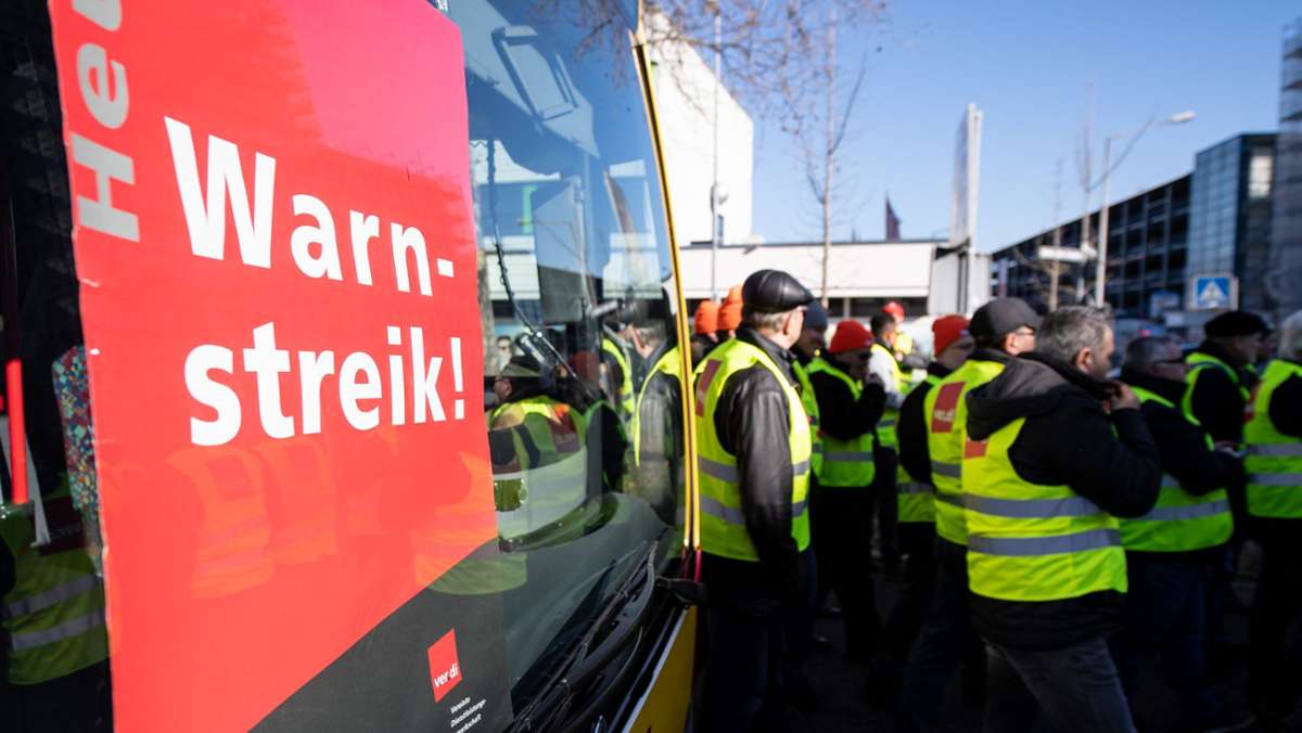 Verdi-Warnstreiks: Lohnplus gegen den großen Busfahrermangel
