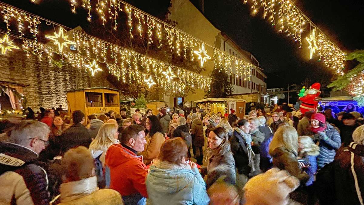 Weihnachtsmarkt in Marbach: Marbach wimmelt weihnachtlich