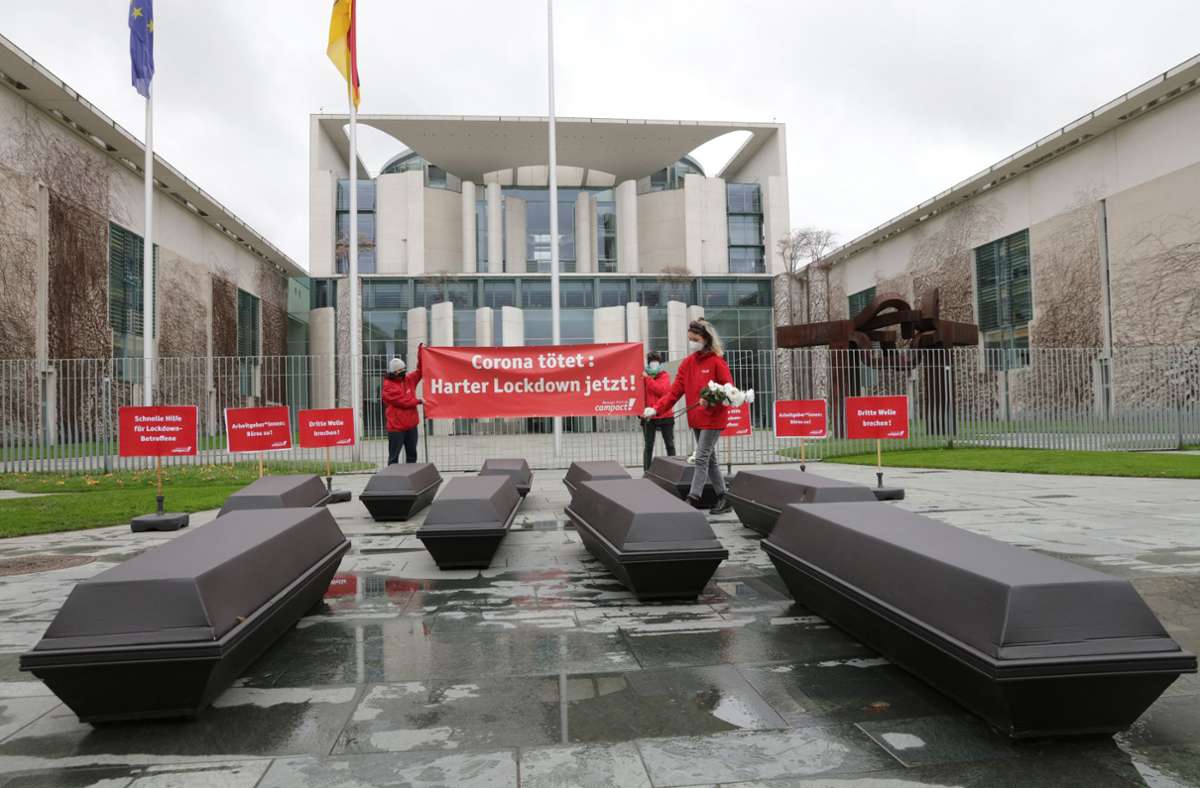 Coronavirus in Deutschland: Protest vor Kanzleramt für harten Lockdown