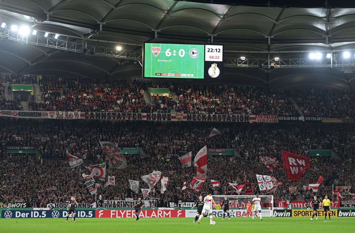 VfB Stuttgart: Einlass-Stau durch Papiertickets