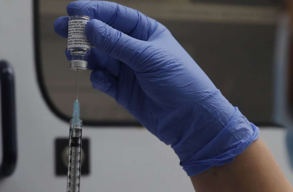 Coronavirus in Deutschland: Lauterbach erwartet Zulassung des Novavax-Impfstoffs am Montag