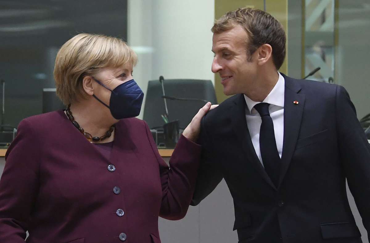 Merkel und Macron: Verklärter Blick