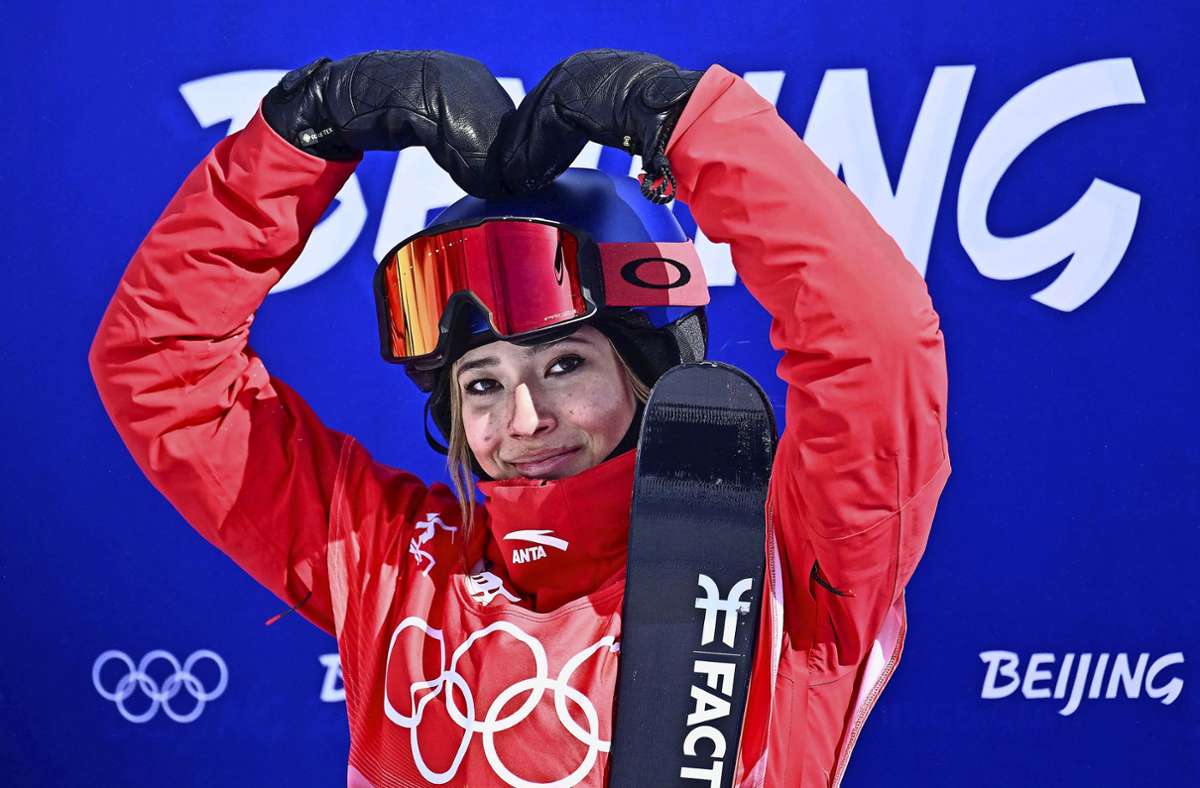 Skistar bei Olympia 2022: Eileen Gu holt Silber und  glänzt im Rampenlicht
