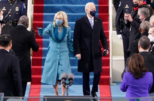Jill Biden trug zur Amtseinführung ihres Mannes ein türkisblaues Ensemble. Foto: AFP/PATRICK SEMANSKY