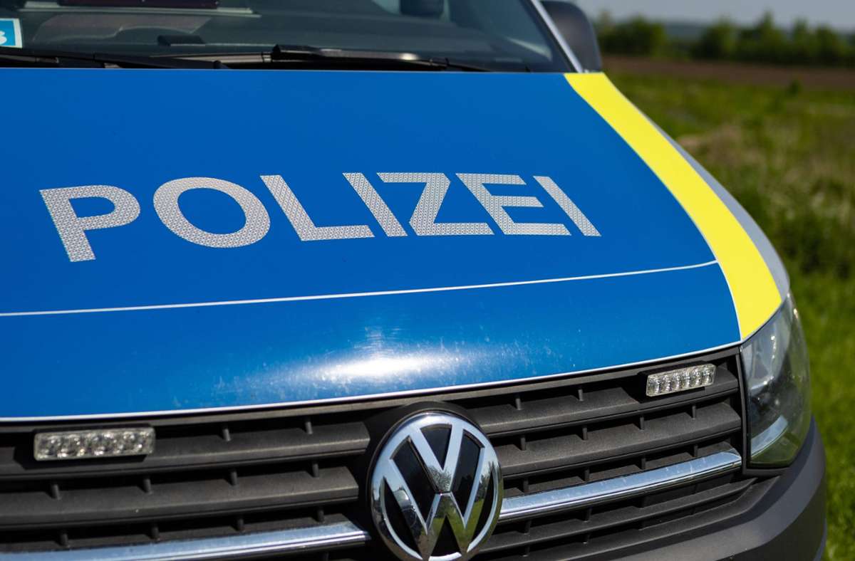 Unfall in Esslingen: Blaulicht ausgewichen und Radfahrer touchiert