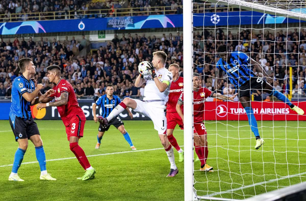 Champions League: Hradecky fällt mit Ball ins Tor: Bayer patzt auch in der Königsklasse