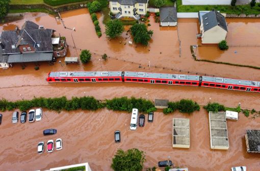 In Rheinland-Pfalz und Nordrhein-Westfalen hat es verheerende Überschwemmungen gegeben. Durch den Klimawandel nehmen solche  Extremwetterlagen zu. Foto: dpa/Sebastian Schmitt