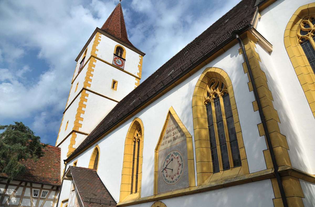 Graffiti an evangelischer Kirche: Mauritiuskirche mit Schriftzügen beschmiert