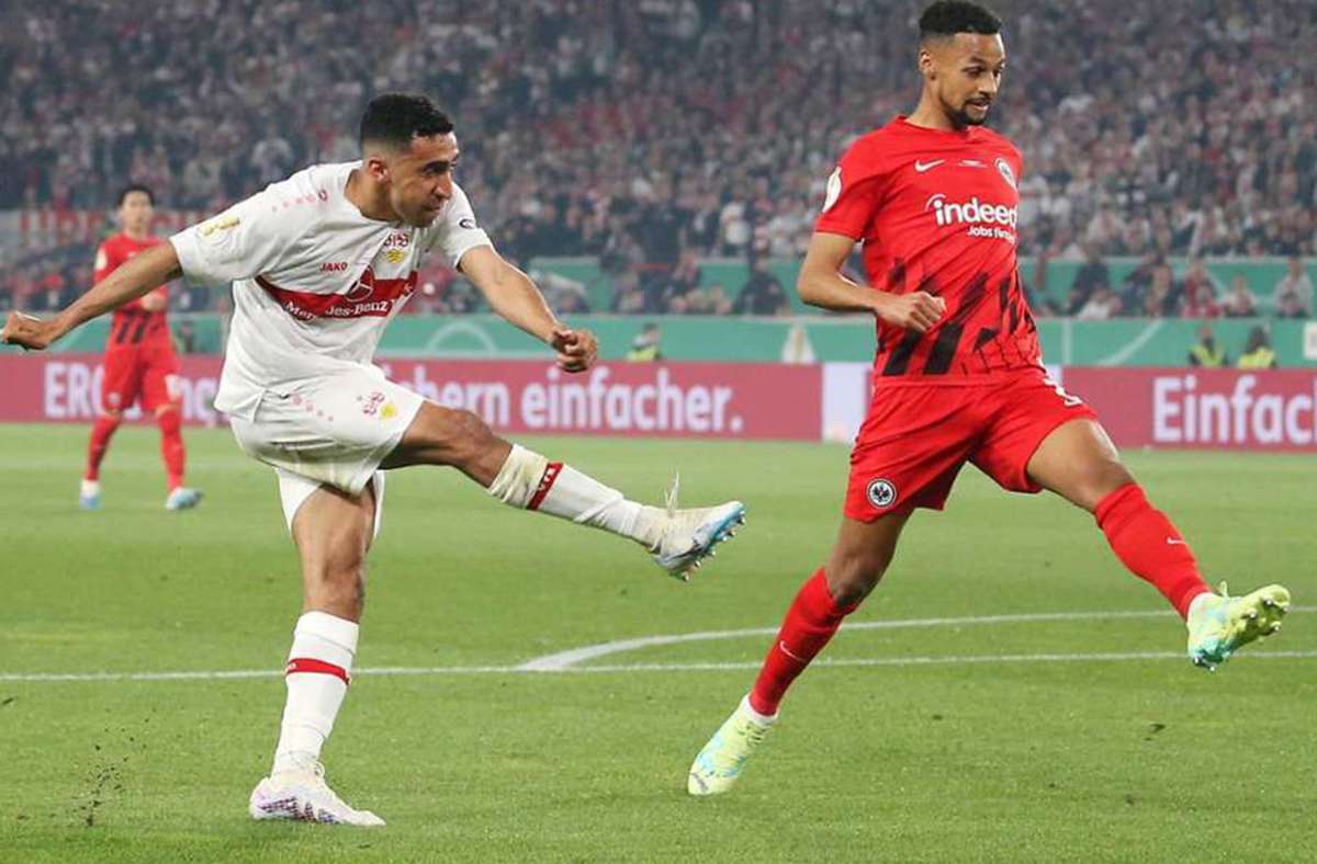 Abgezogen: Tiago Tomas (links) bringt den VfB in Führung – am ende gewinnen die Frankfurter mit 3:2.