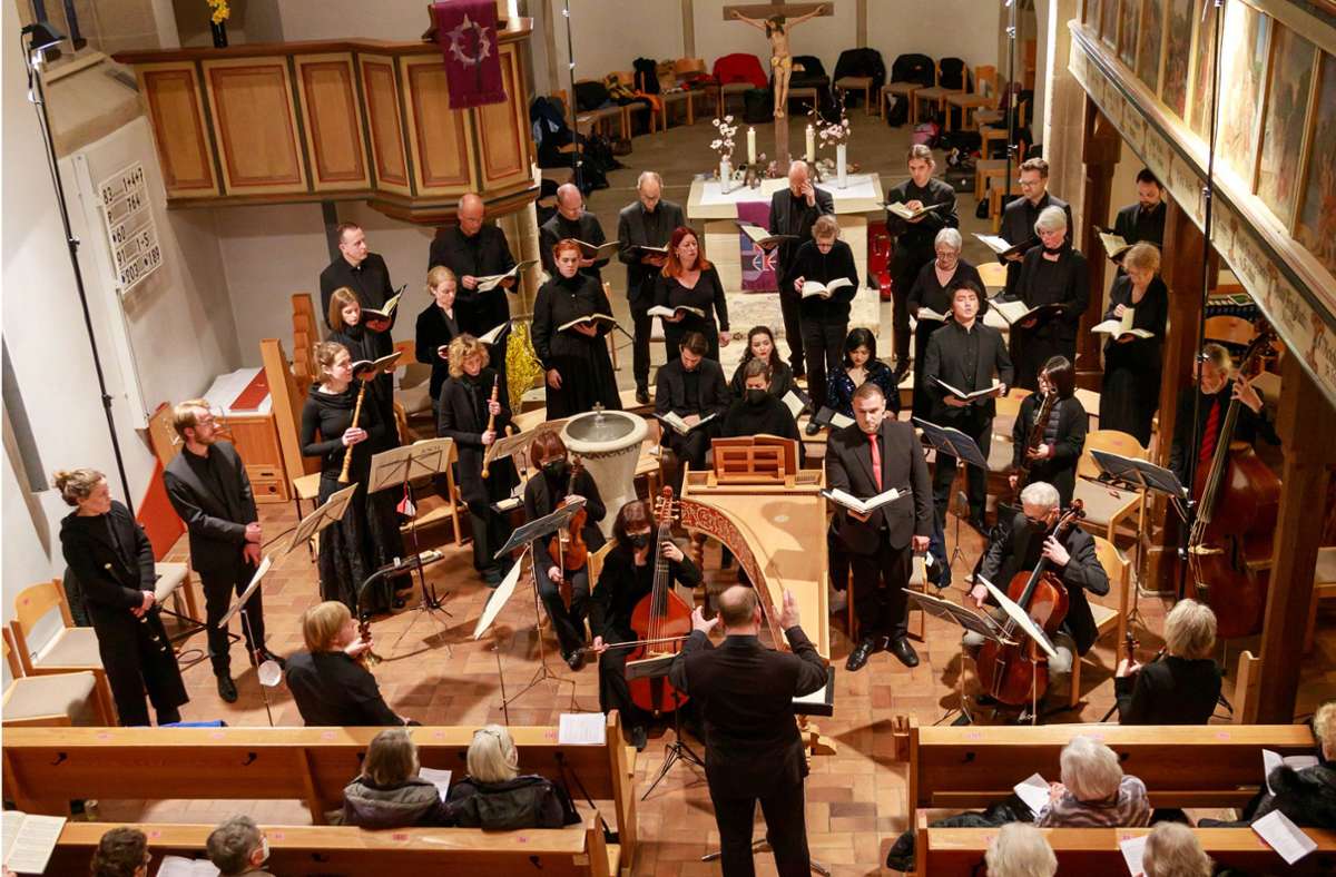 Bach-Chor Stuttgart zu Gast in Holzgerlingen: Bewegendes Konzert in der Mauritiuskirche