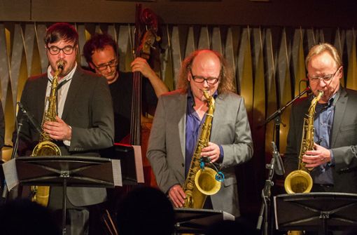 Die Band in the Bix mit Mini Schulz am Kontrabass und Libor Šima (vorne Mitte) bei einem früheren Auftritt im Bix Jazzclub Foto: Rainer Ortag