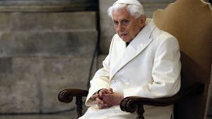 Scharfe Kritik an früherem Papst Benedikt XVI.