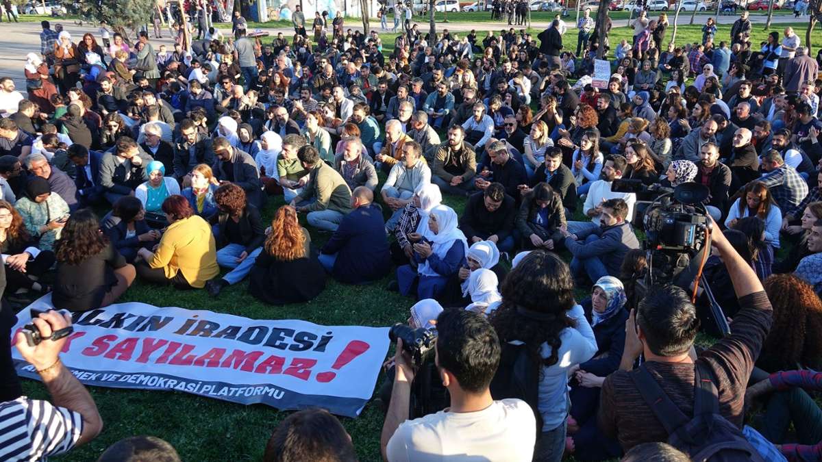 Kommunalwahlen in der Türkei: Nach Protesten: Prokurdischer Politiker wird Bürgermeister
