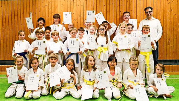 Taekwondoverein Herrenberg: Schöne Erfolge bei einem Benefizturnier und Gürtelprüfungen