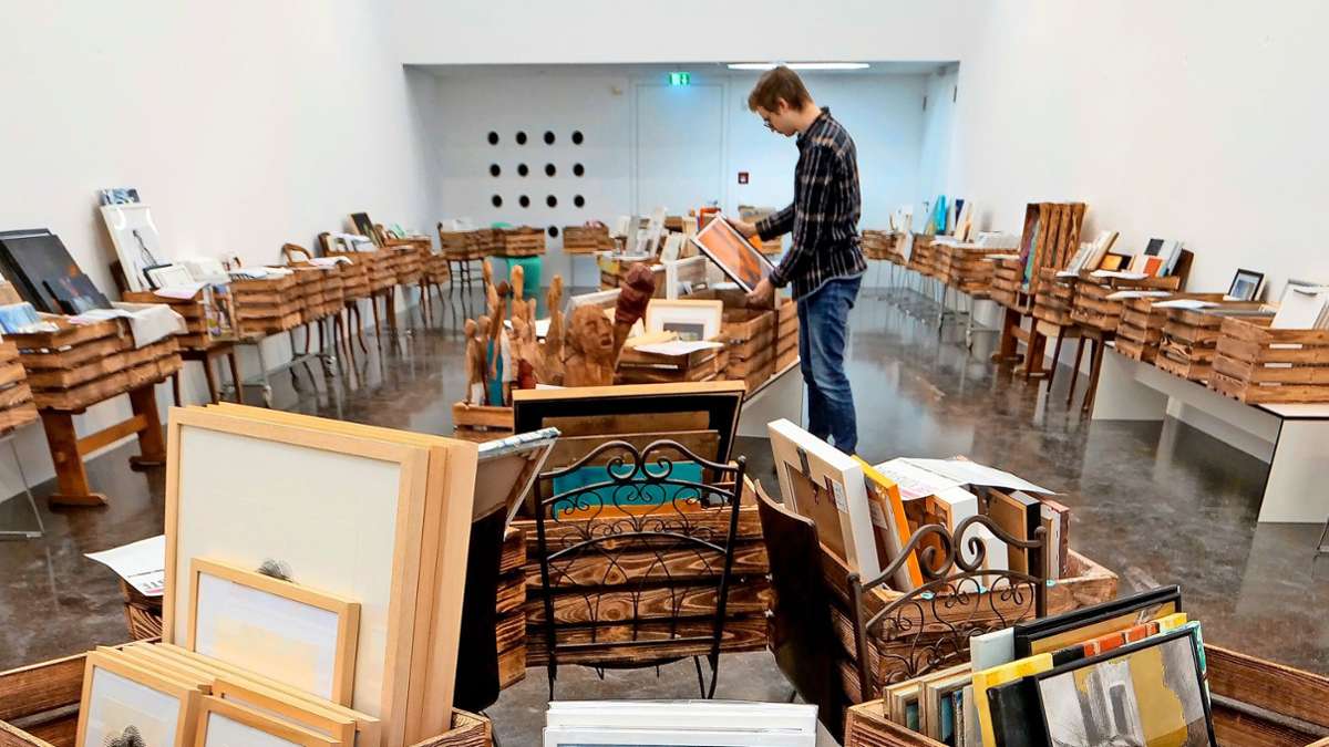 Kunstverein  in Ludwigsburg: Im Kunstkaufhaus stecken die Werke in Kisten