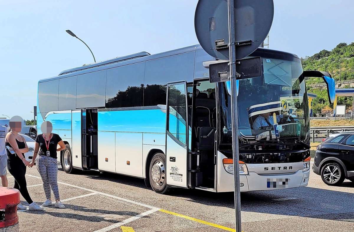 Busfahrer 34 Stunden am Steuer: Abiturienten aus der Region erleben Chaostrip an den Partystrand