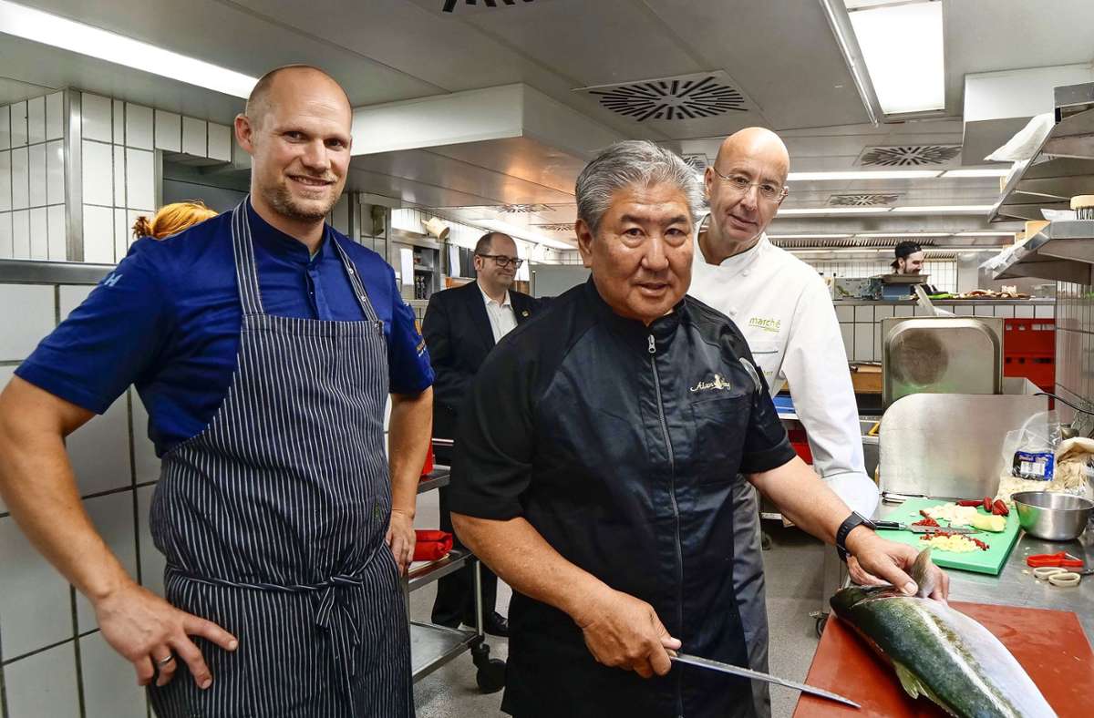 Adler-Küchenchef Max Speyer (links) freut sich über die Zusammenarbeit mit Alan Wong und Oliver Altherr.