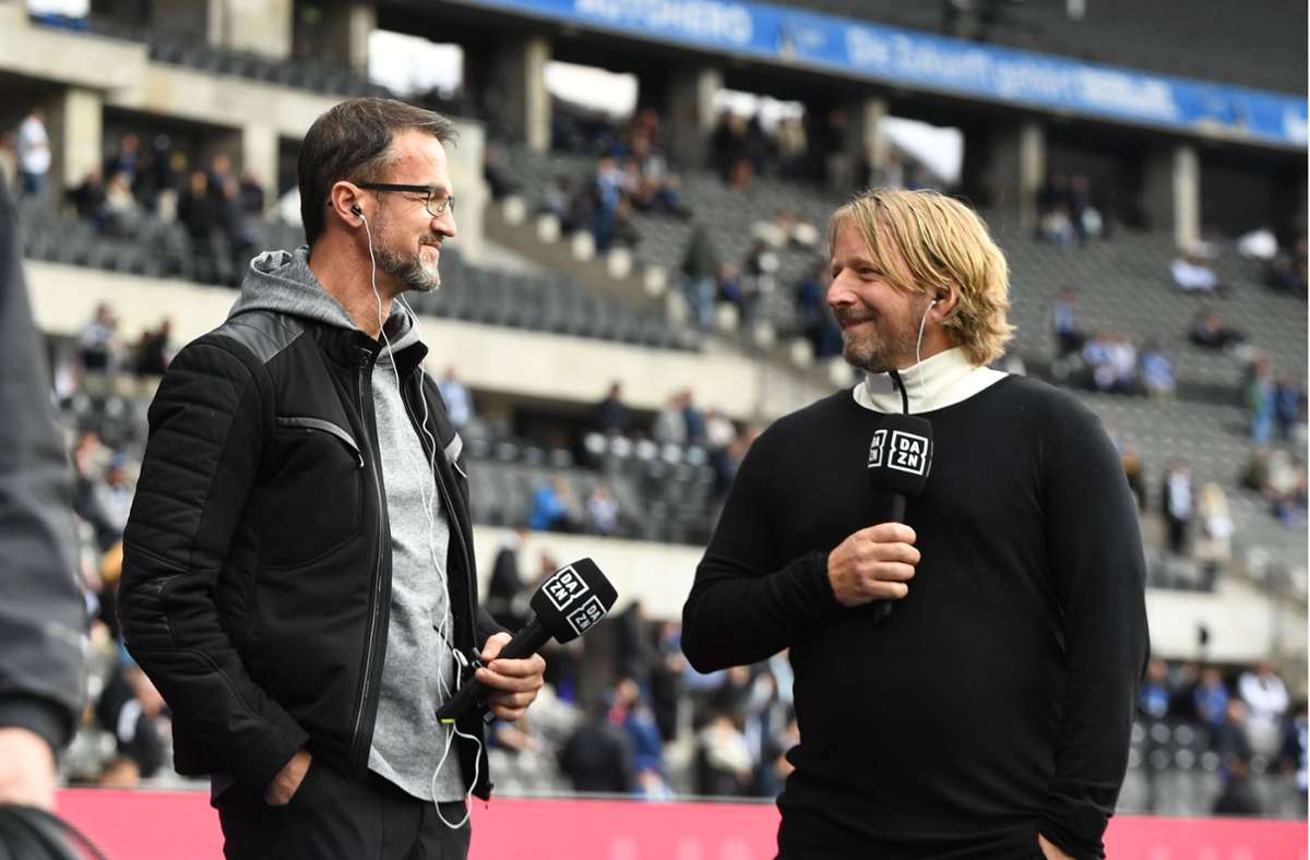 Sven Mislintat (rechts) ist derzeit Sportdirektor des VfB Stuttgart, Fredi Bobic (links) einer seiner Vorgänger. In den vergangenen 19 Jahren hatten dieses Amt schon eine ganze Reihe an Verantwortungsträgern  inne.