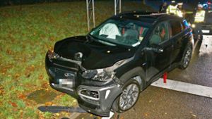 Autofahrerin kracht gegen Ampelmast – schwer verletzt