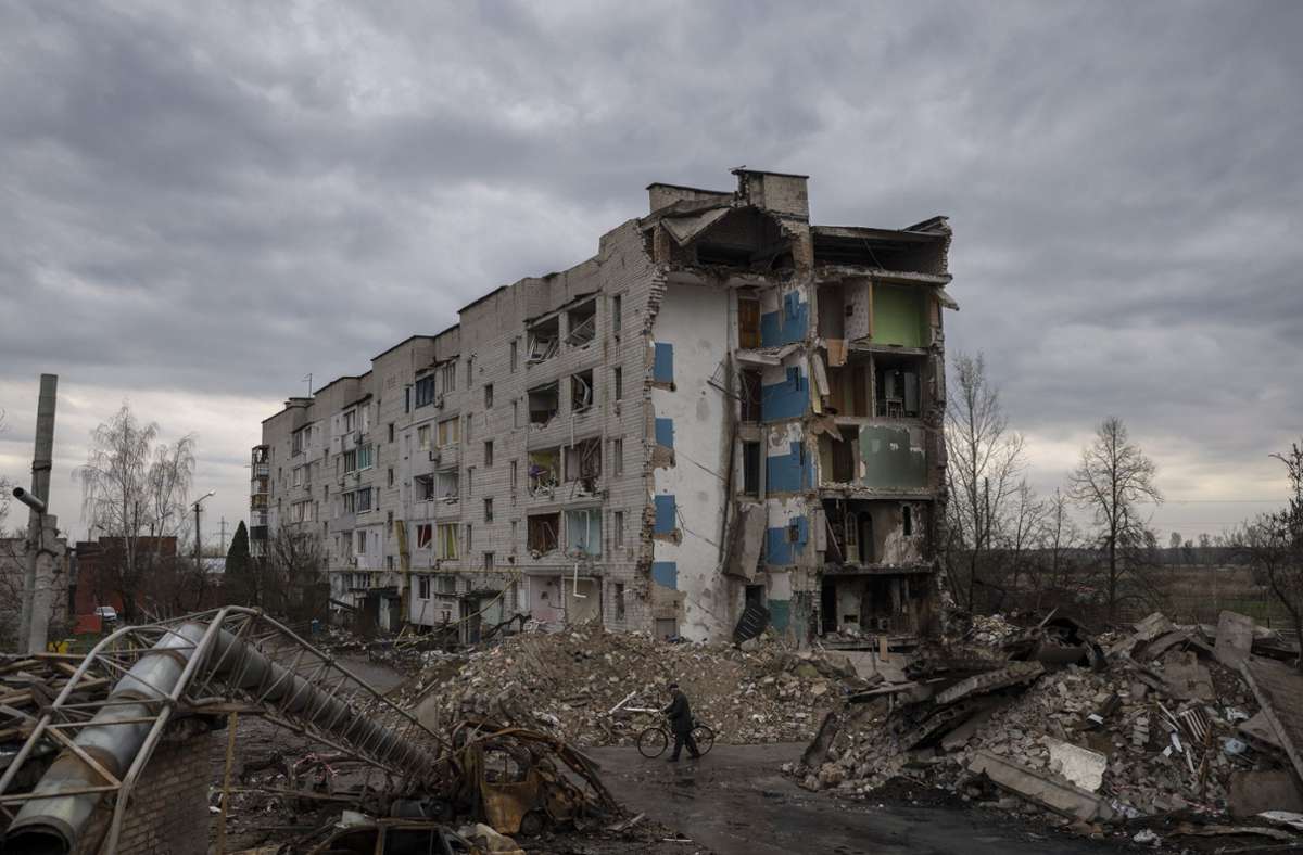 Banksy in der Ukraine: Künstler bestätigt Werk auf zerstörtem Haus