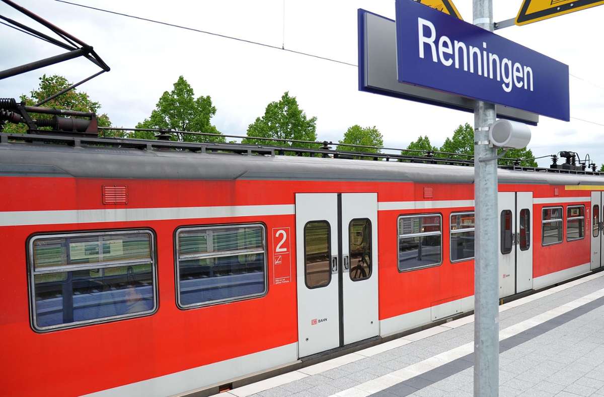 S6 in Richtung Weil der Stadt: Exhibitionist entblößt sich in S-Bahn vor 18-Jähriger