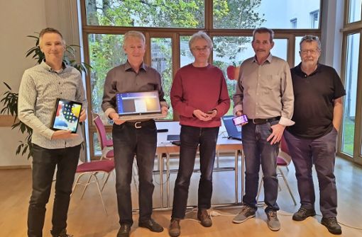 Sie helfen bei kleinen und größeren Technikproblemen:  Bernd Genkinger, Peter Büchner, Jörg Diefenbach, Hans Pois und  Adolf Frank (von links) Foto: privat