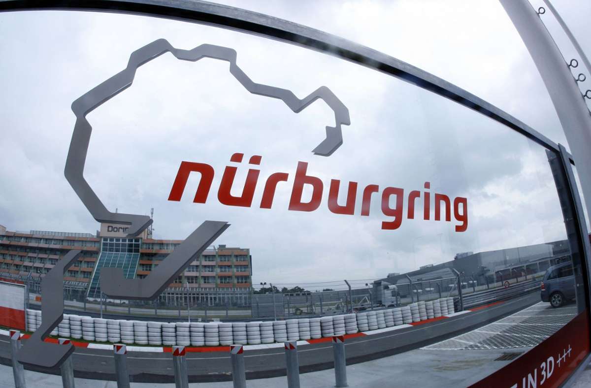 Tödlicher Unfall: Zwei Tote bei Testfahrt auf Nürburgring