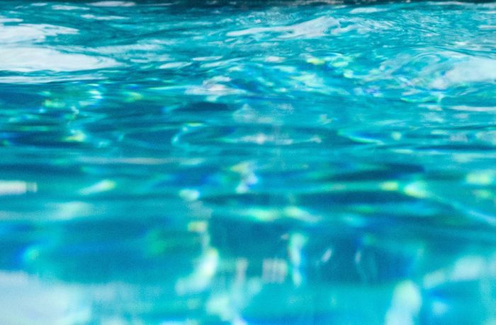 Osthessen: Zweijährige tot in Pool gefunden