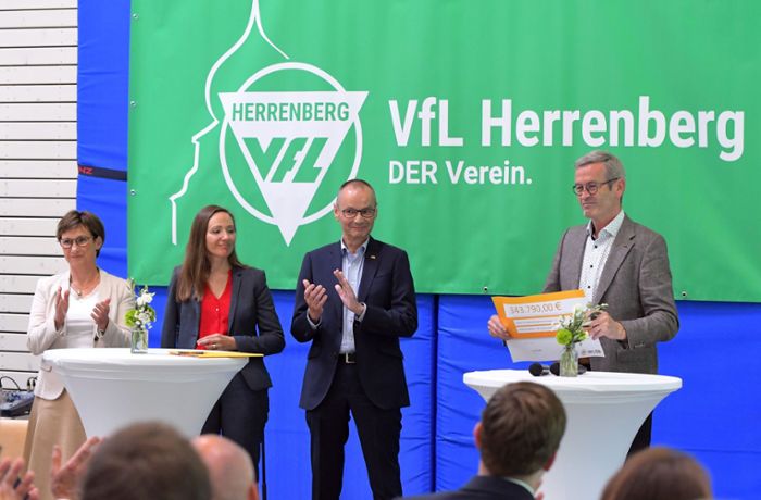 VfL Herrenberg: Freudige Überraschung zur Eröffnung des neuen Funktionsgebäudes beim VfL Herrenberg