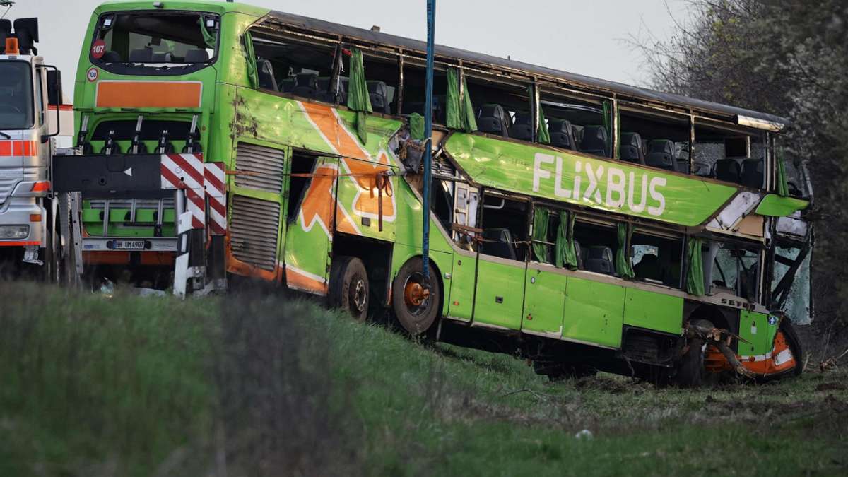 Busunfall auf A9 nahe Leipzig: Nun auch viertes Todesopfer identifiziert