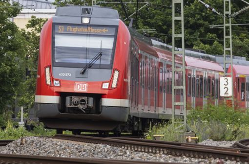 Wann zwischen dem Flughafen und Filderstadt wieder S-Bahnen fahren, ist noch ungewiss. Foto: Imago Images/Arnulf Hettrich