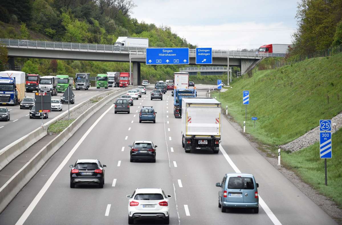 Bauarbeiten auf der A81: Neuer Belag für die Autobahn bei Ehningen