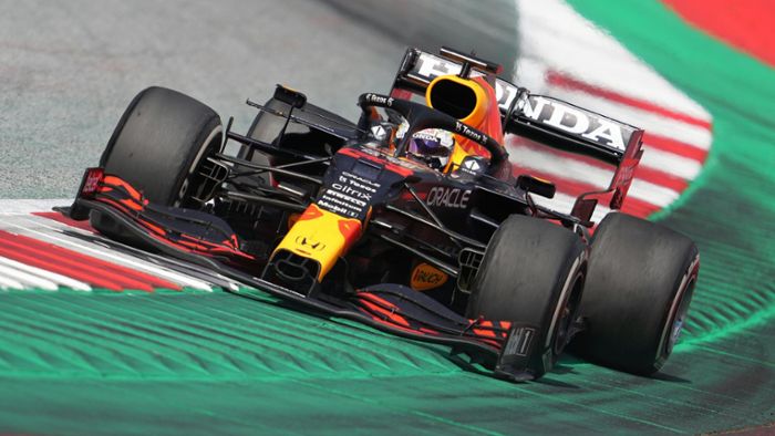 Max Verstappen enteilt Lewis Hamilton beimHeimspiel