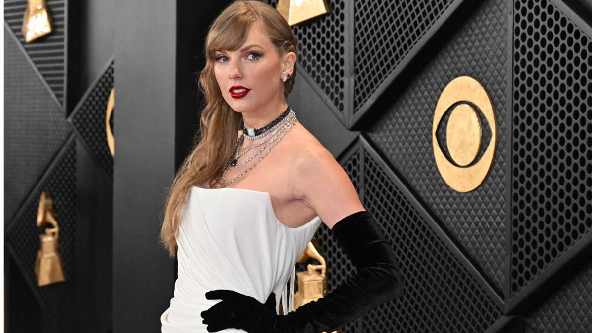 Elegant wie eine Hollywood-Diva: Taylor Swift bei den 66. Grammy Awards.