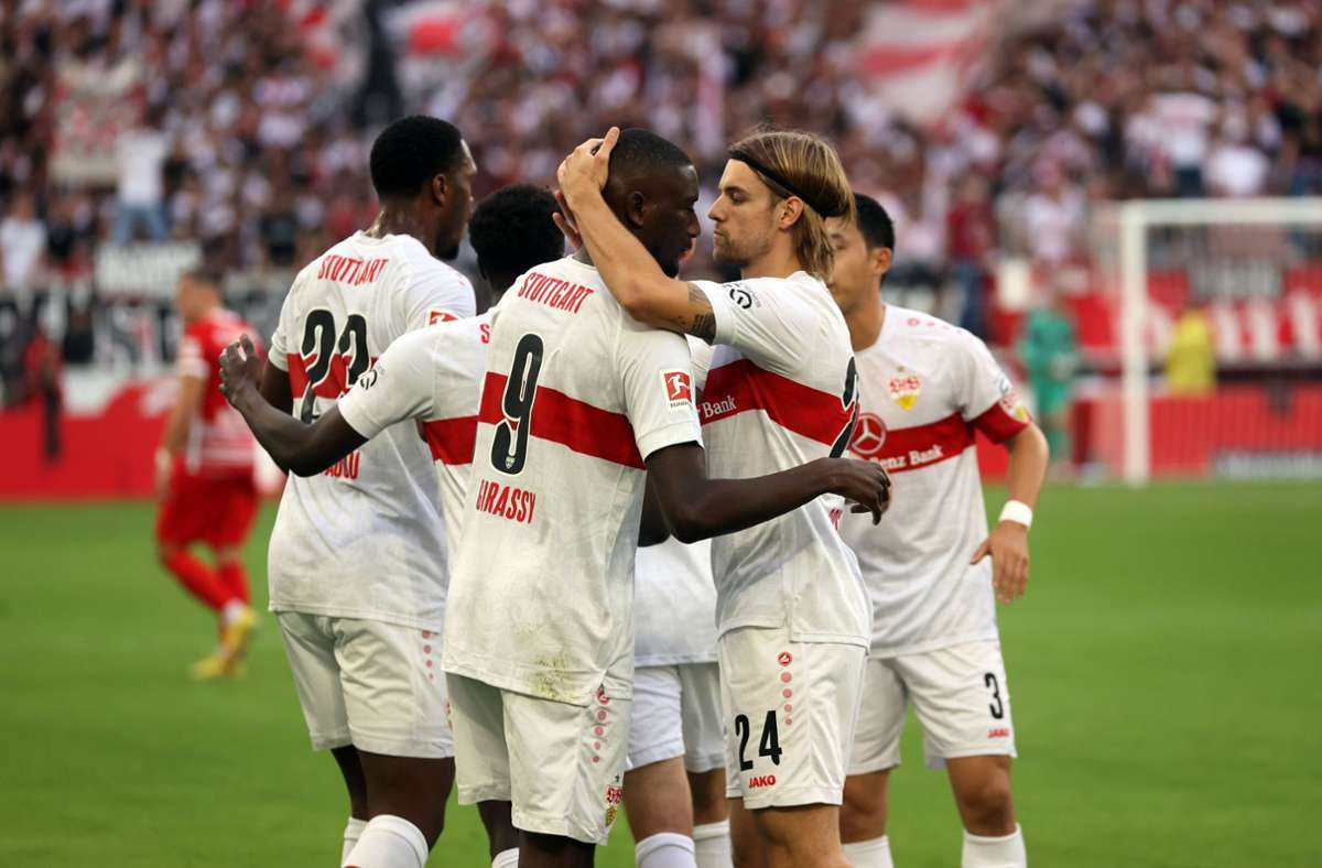 2:1 gegen FC Augsburg: Der VfB Stuttgart feiert Last-Minute-Sieg