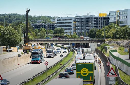 Wird neu gebaut und nach Osten verschoben: die Autobahnbrücke, die über die Sindelfinger Straße Böblingen mit Sindelfingen verbindet Foto: Stefanie Schlecht