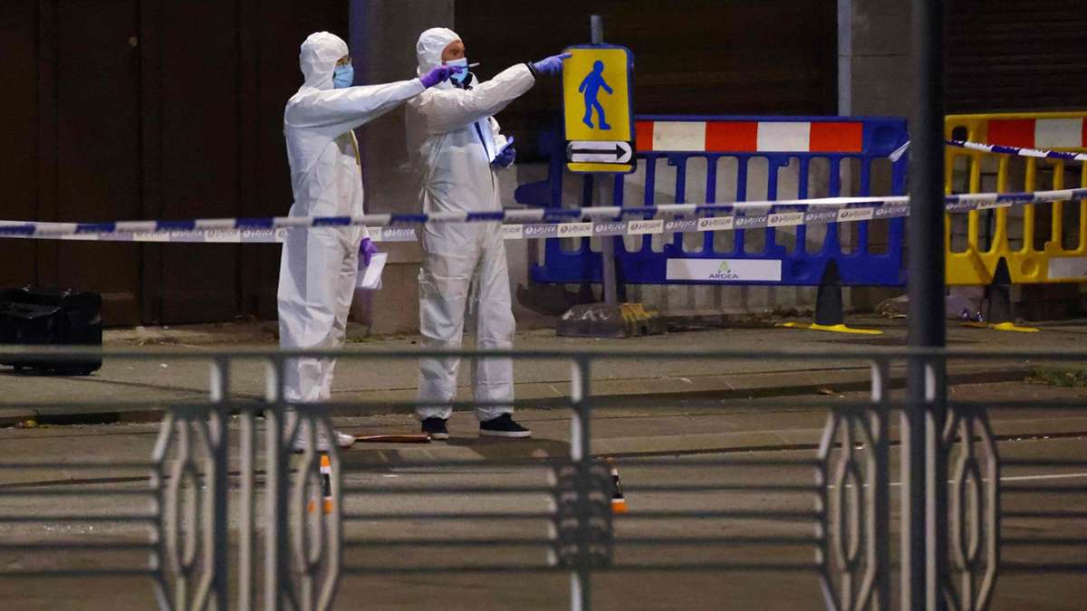 In Brüssel sind am Montagabend zwei Menschen erschossen worden.