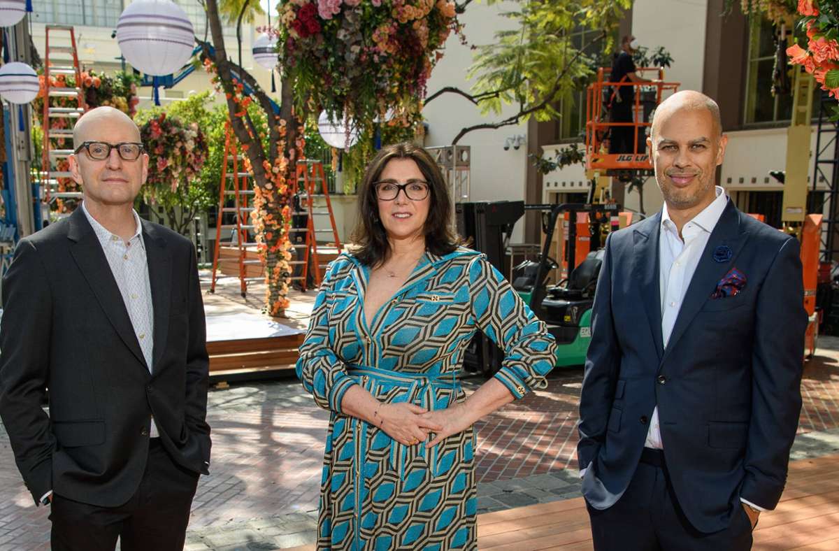 Steven Soderbergh, Stacey Sher und Jesse Collins (von links) sollen eine große Oscar-Show inszenieren.