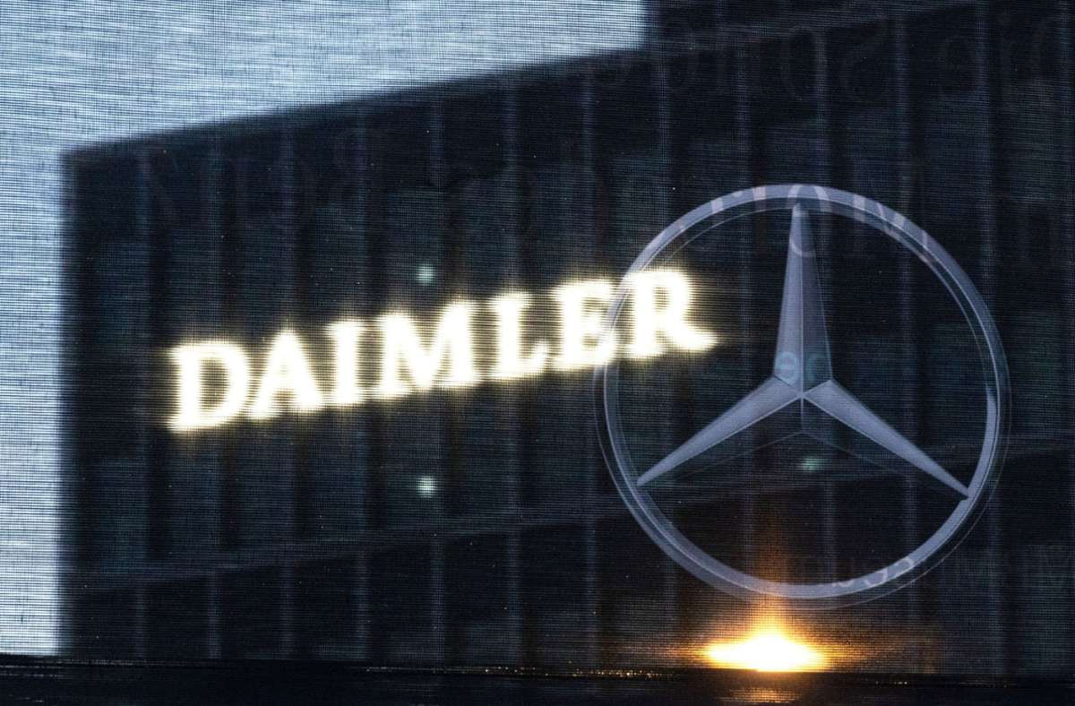 Stuttgarter Autobauer: Daimler vermeldet gute Zahlen und weist Dividenden-Kritik zurück