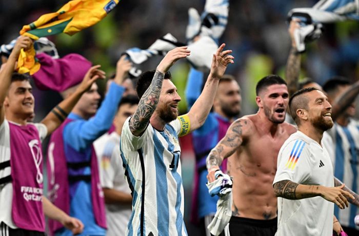 Fußball-WM 2022 in Katar: Messi und Argentinien feiern Einzug ins Viertelfinale