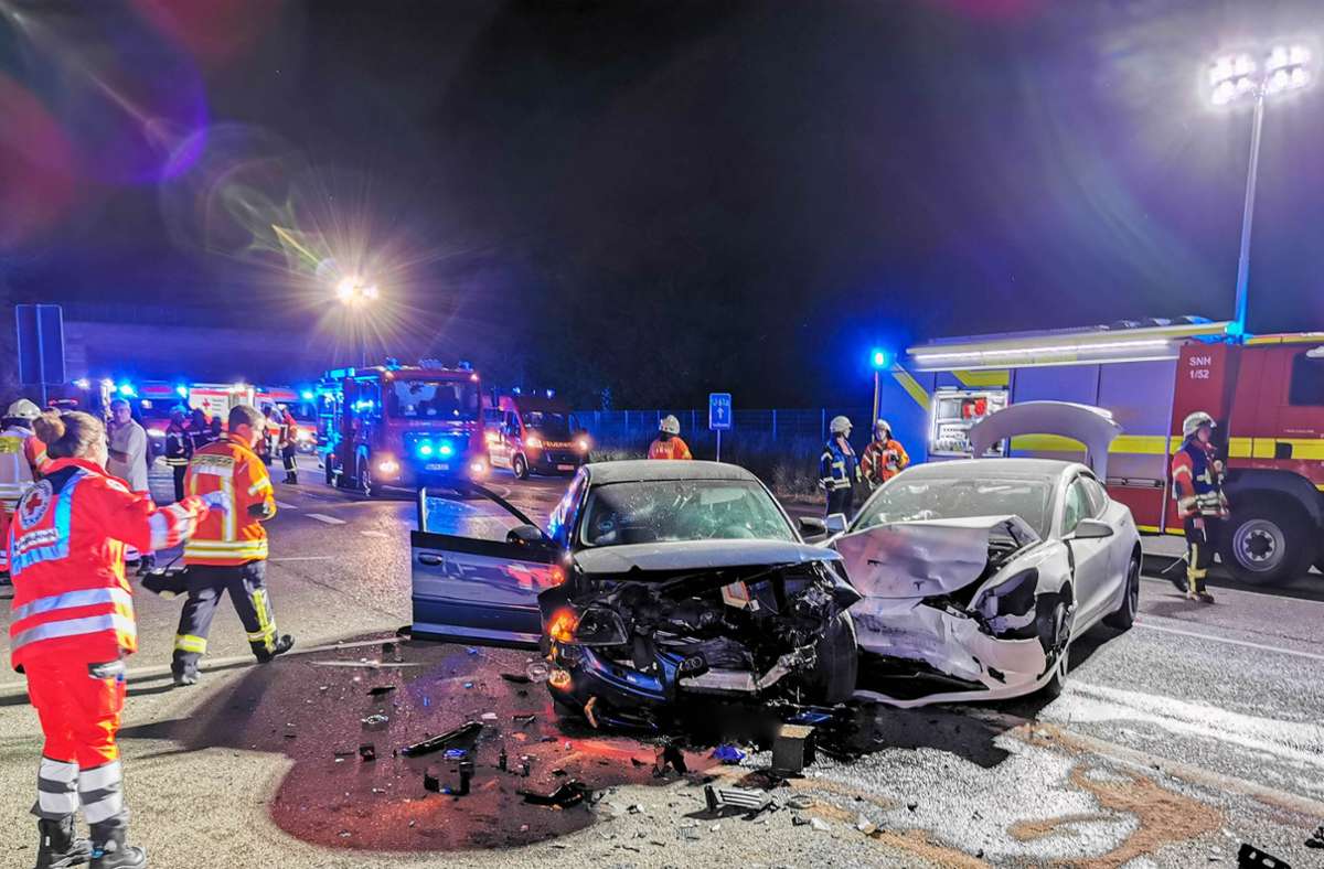 Unfall in Sinsheim: Tesla-Fahrer mutmaßlich unter Drogen – mehrere Schwerverletzte
