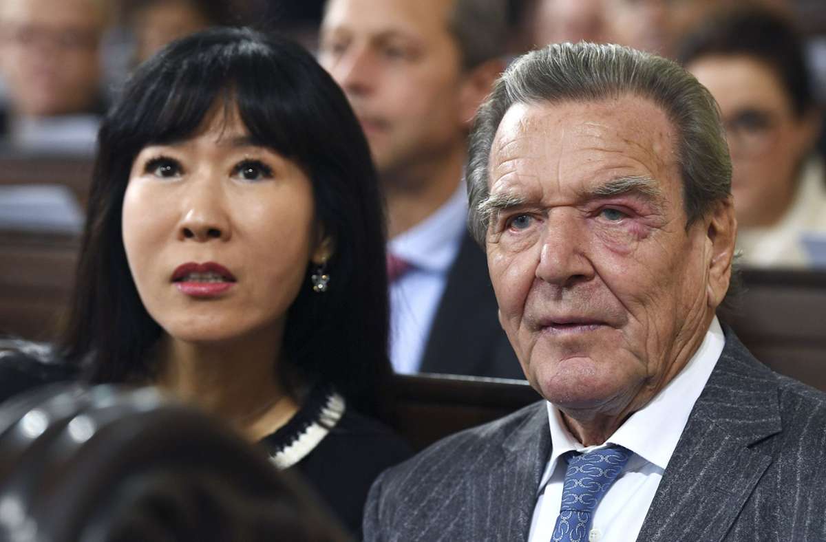 Trotz Russland-Nähe des Altkanzlers: Gerhard Schröder bei Einheitsfeier in Hamburg
