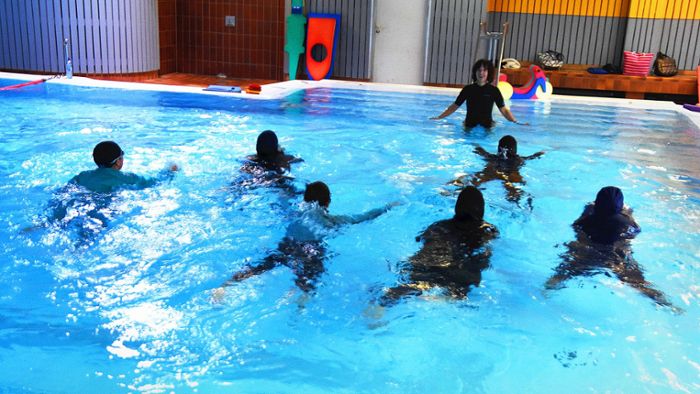 Schwimmkurs für geflüchtete Frauen in Weil der Stadt