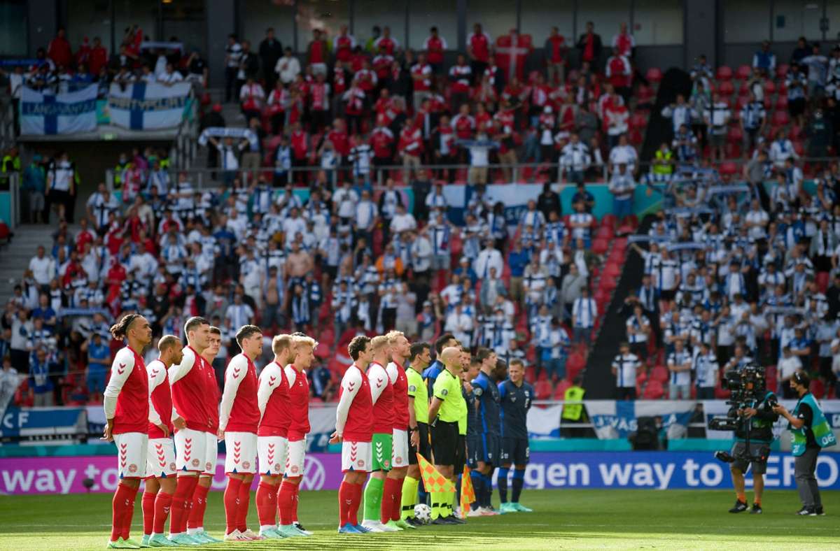 Schock bei der EM 2021: Däne Eriksen kollabiert auf Platz – Spiel unterbrochen