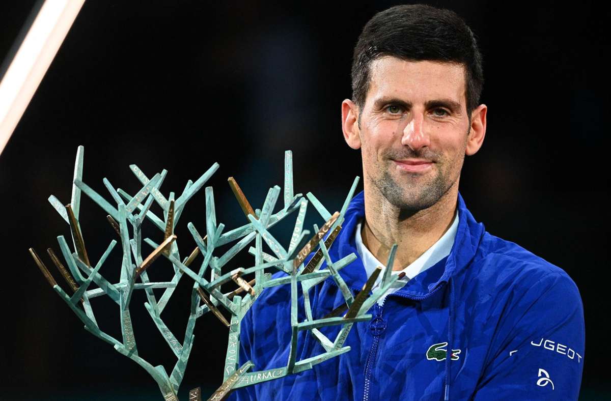 ATP-Turnier in Paris: Novak Djokovic schlägt Daniil Medwedew – und holt Masters-Rekord